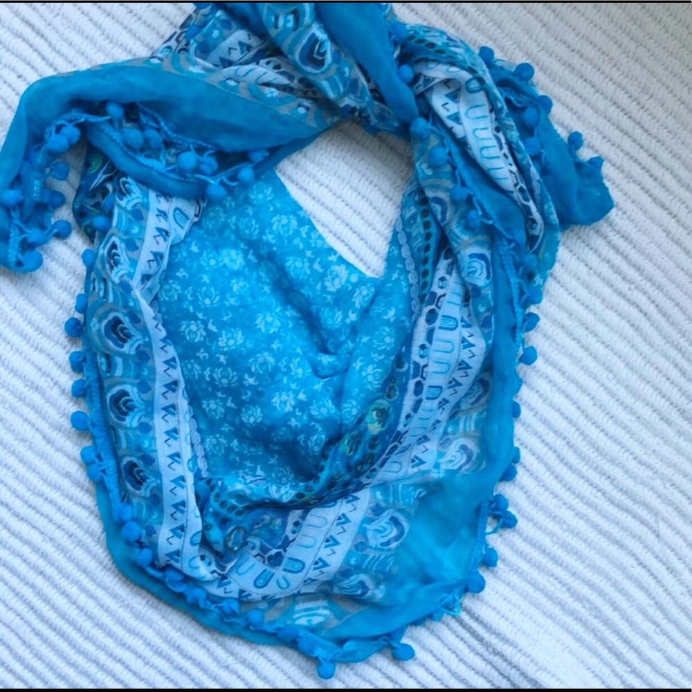 Pom pom trim blue scarf